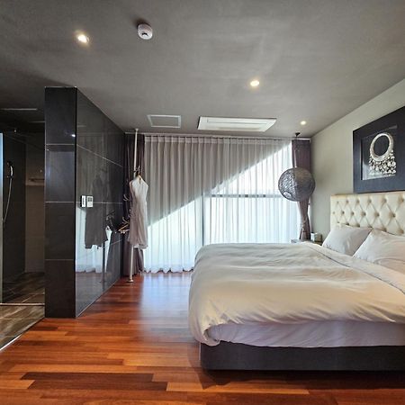 Jeju Hotel Scarboro Seogwipo Bagian luar foto