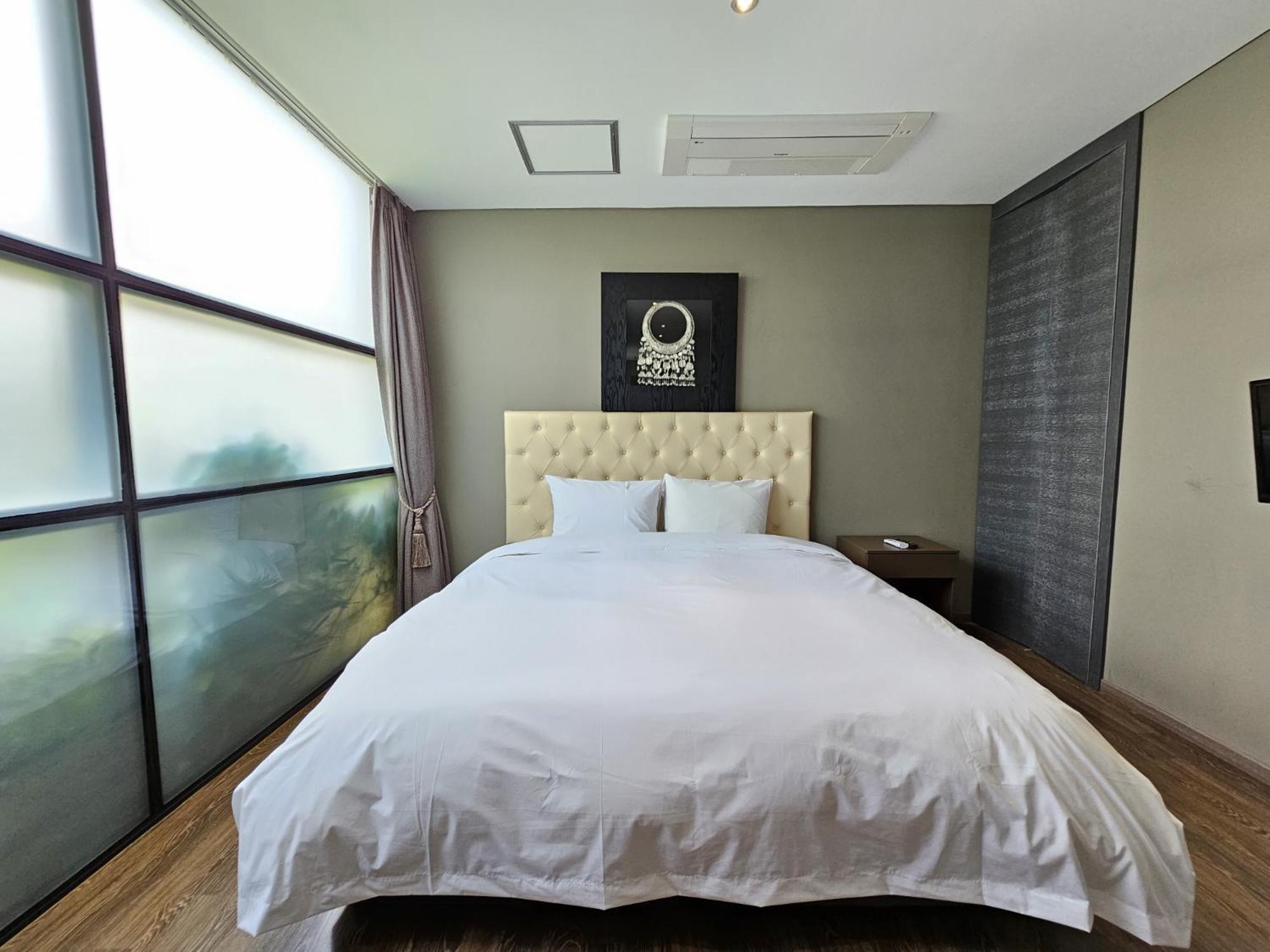 Jeju Hotel Scarboro Seogwipo Bagian luar foto