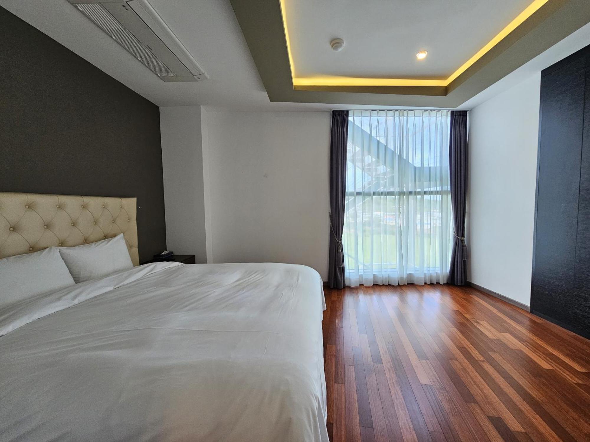 Jeju Hotel Scarboro Seogwipo Bagian luar foto