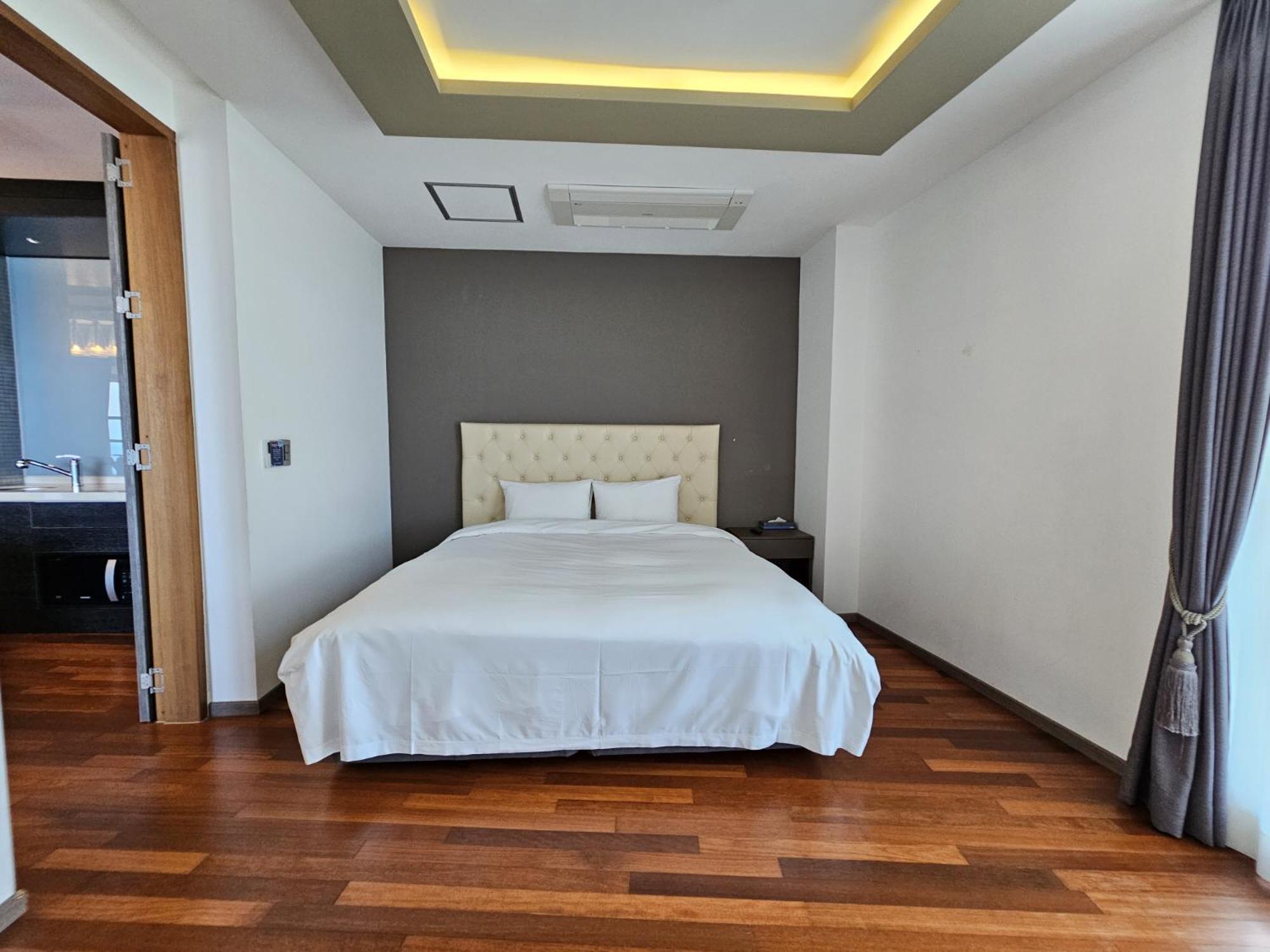 Jeju Hotel Scarboro Seogwipo Bagian luar foto