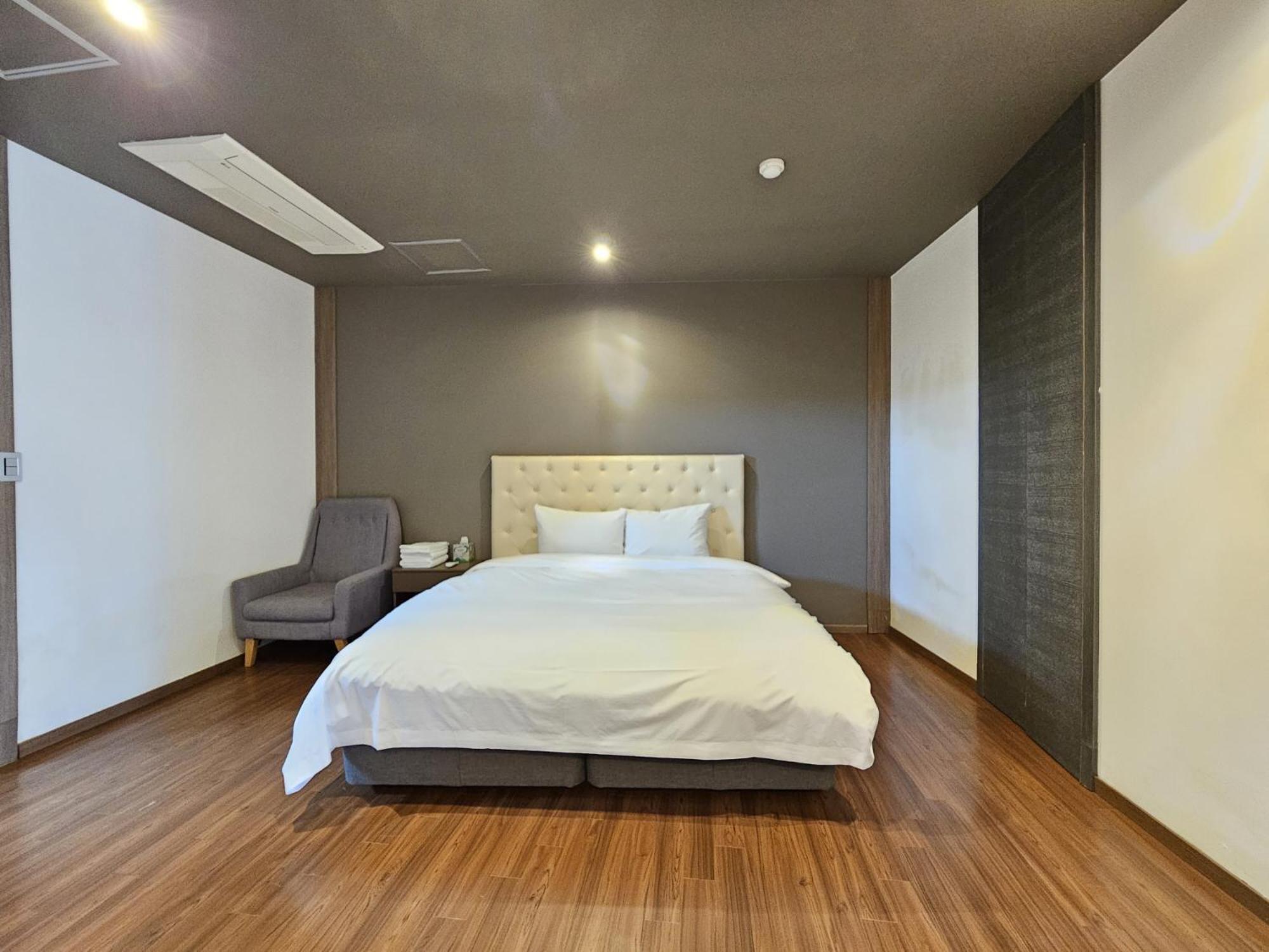 Jeju Hotel Scarboro Seogwipo Bagian luar foto