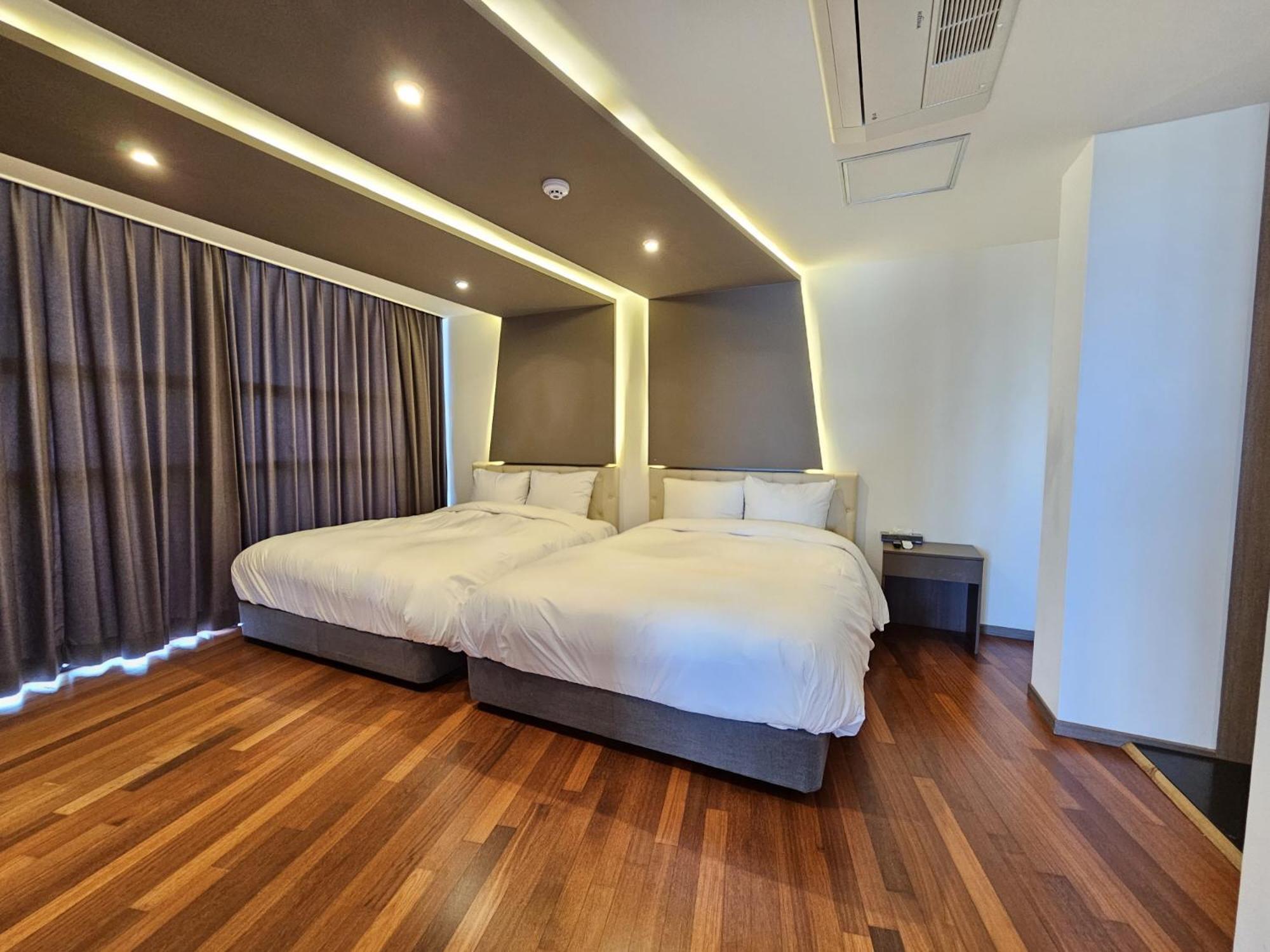 Jeju Hotel Scarboro Seogwipo Bagian luar foto