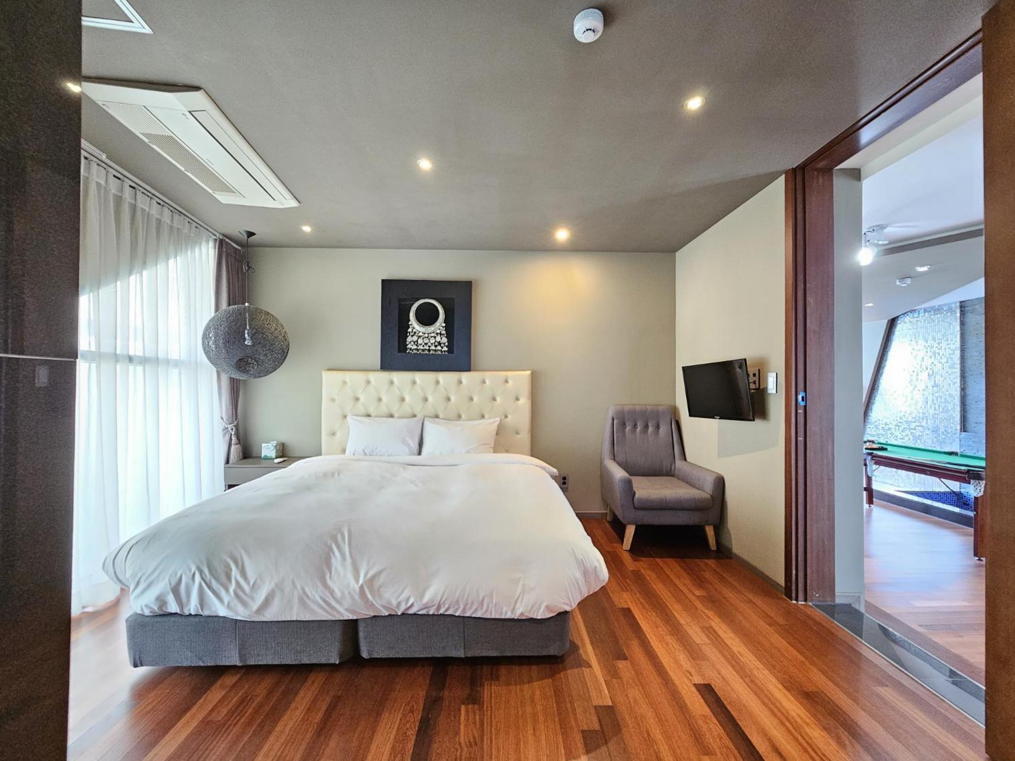Jeju Hotel Scarboro Seogwipo Bagian luar foto